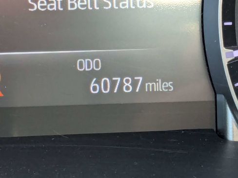 Used 2022 Toyota Highlander XLE image 32