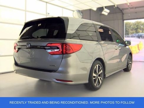 Used 2023 Honda Odyssey Touring image 2