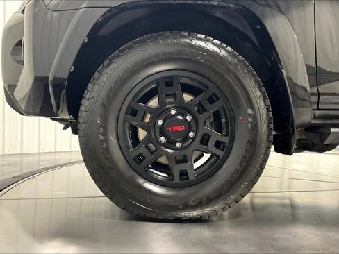 Used 2019 Toyota 4Runner SR5 Premium image 9