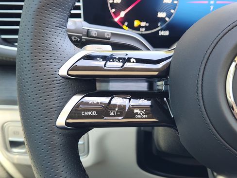 New 2026 Mercedes-Benz GLS 580 4MATIC image 28