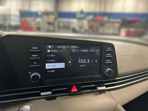 Certified 2025 Hyundai Elantra Sport image 12