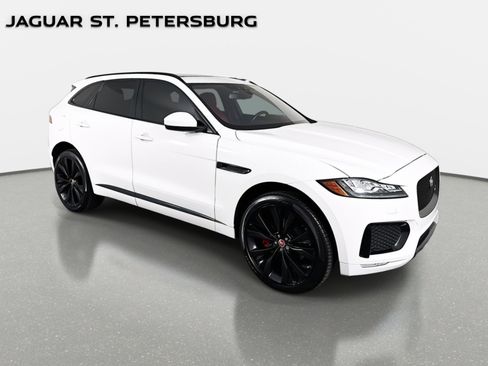 Used 2017 Jaguar F-PACE S image 4