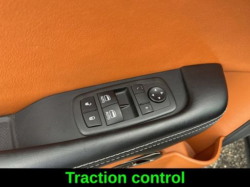 Used 2019 Dodge Challenger SRT Hellcat RWD image 31