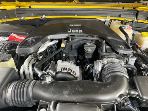 Used 2018 Jeep Wrangler Unlimited Sport S image 28