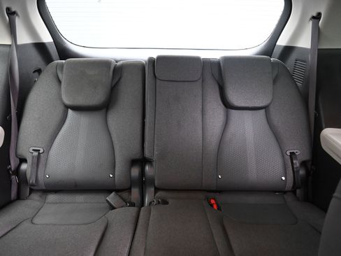 Used 2023 Kia Carnival LX FWD image 21