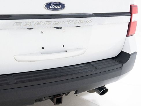Used 2015 Ford Expedition XL RWD image 12