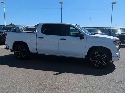 Used 2023 Chevrolet Silverado 1500 Custom RWD image 9