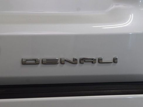 Used 2024 GMC Yukon XL Denali AWD/4WD image 23