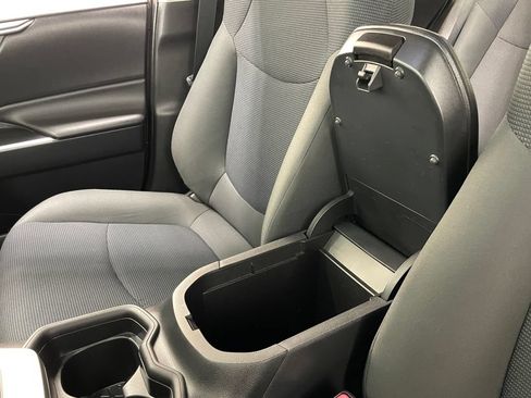 Used 2019 Toyota RAV4 LE w/ All Weather Liner Package AWD/4WD image 31