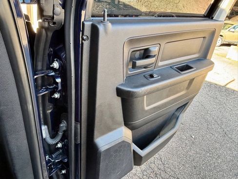 Used 2016 RAM 2500 Tradesman w/ Chrome Appearance Group image 13