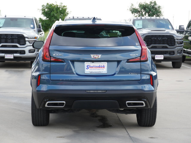 Used 2025 Cadillac XT4 Premium Luxury w/ Cold Weather Package FWD image 16