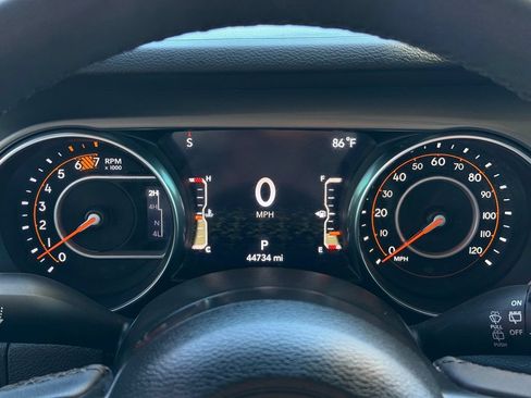 Used 2023 Jeep Wrangler Unlimited Sport AWD/4WD image 9