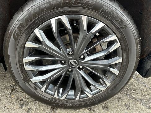 Used 2024 Nissan Rogue Platinum w/ Platinum Premium Package image 13