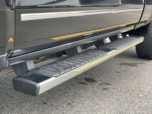 Used 2018 Chevrolet Silverado 2500 LTZ w/ Vortec Plus Package AWD/4WD image 44