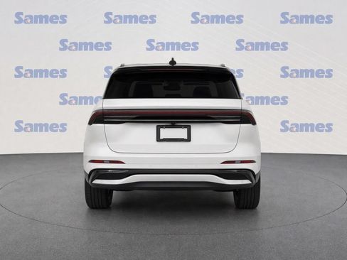 Used 2025 Lincoln Nautilus Reserve AWD/4WD image 6