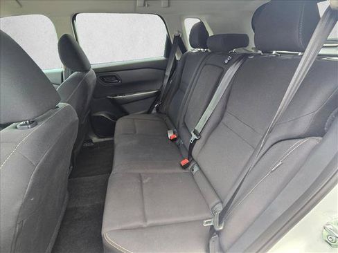 Used 2024 Nissan Rogue S FWD image 18