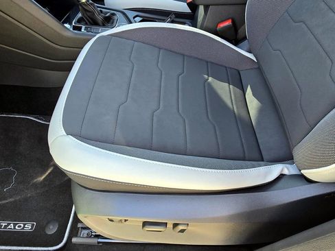 New 2026 Volkswagen Taos SE AWD/4WD image 24