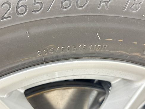 New 2025 Jeep Grand Cherokee L Laredo image 48