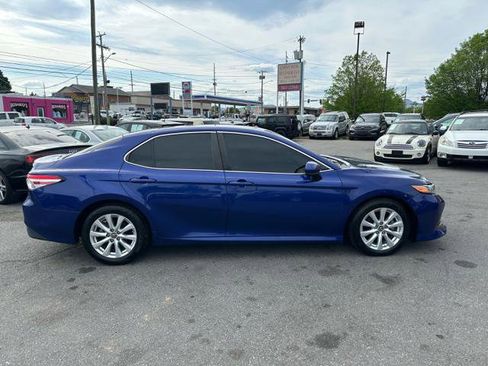 Used 2018 Toyota Camry LE FWD image 4