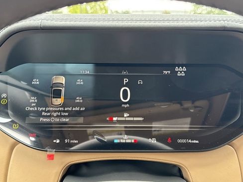 New 2025 Land Rover Range Rover Long Wheelbase SE AWD/4WD image 25