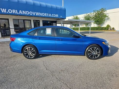 Used 2024 Volkswagen Jetta Sport FWD image 3
