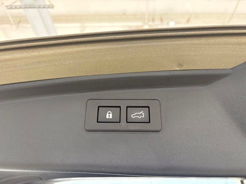 Used 2025 Subaru Outback Premium AWD/4WD image 40