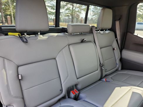 Certified 2022 GMC Sierra 1500 SLT w/ SLT Premium Plus Package image 12