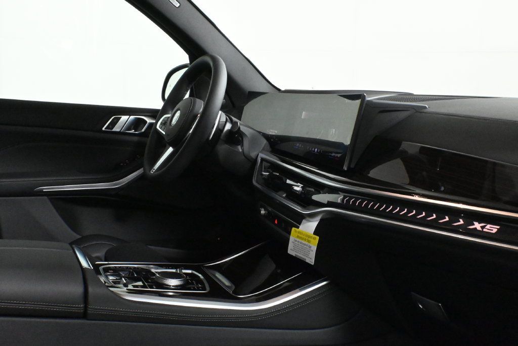 Used 2026 BMW X5 xDrive50e w/ M Sport Package AWD/4WD image 35