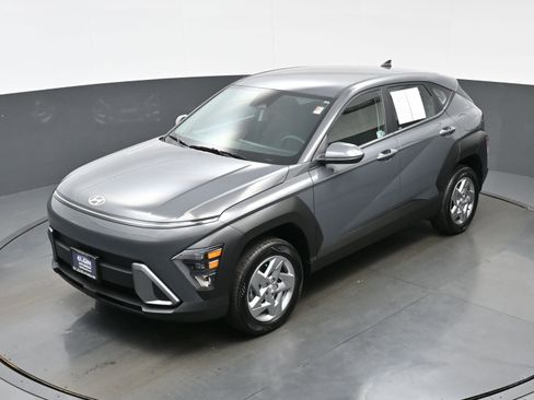 Used 2025 Hyundai Kona SE AWD/4WD image 32