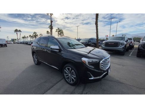 Used 2020 GMC Terrain Denali w/ Denali Premium Package image 2
