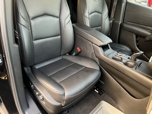 Used 2023 Cadillac XT4 Sport image 25