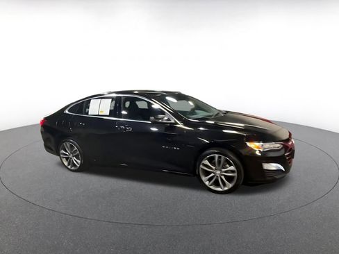 Used 2024 Chevrolet Malibu LT image 2