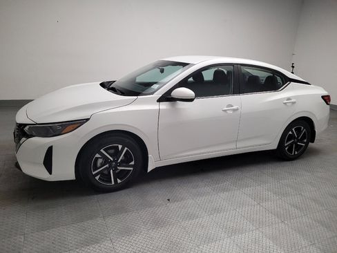 Used 2024 Nissan Sentra SV FWD image 2
