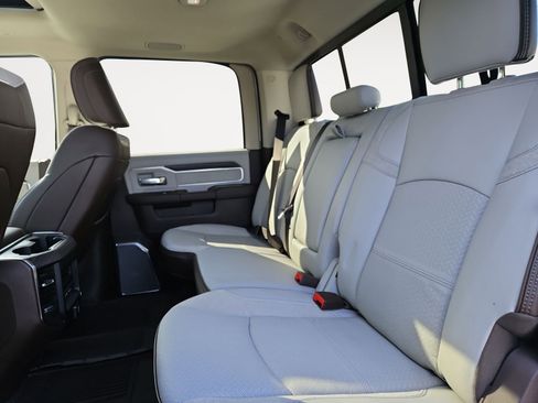New 2026 RAM 2500 Laramie AWD/4WD image 13