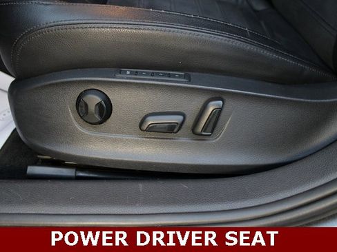 Used 2013 Volkswagen Passat TDI SEL Premium image 12