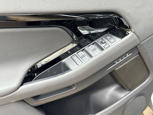 Used 2026 Land Rover Range Rover Evoque S image 15