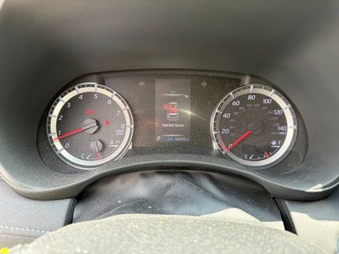 Used 2022 Toyota Highlander LE FWD image 7