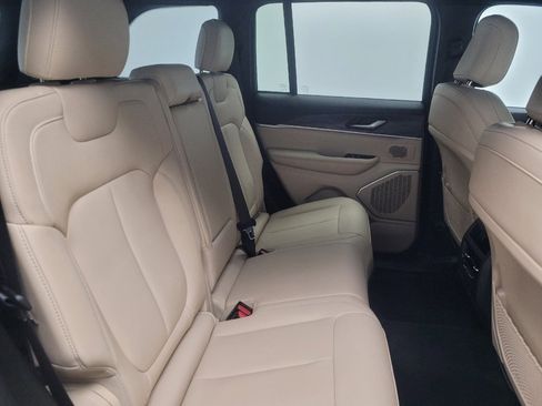 Used 2023 Jeep Grand Cherokee 4WD 4xe image 19