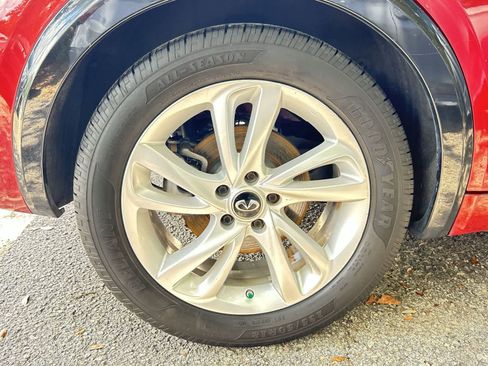 Used 2018 INFINITI QX30 FWD image 5