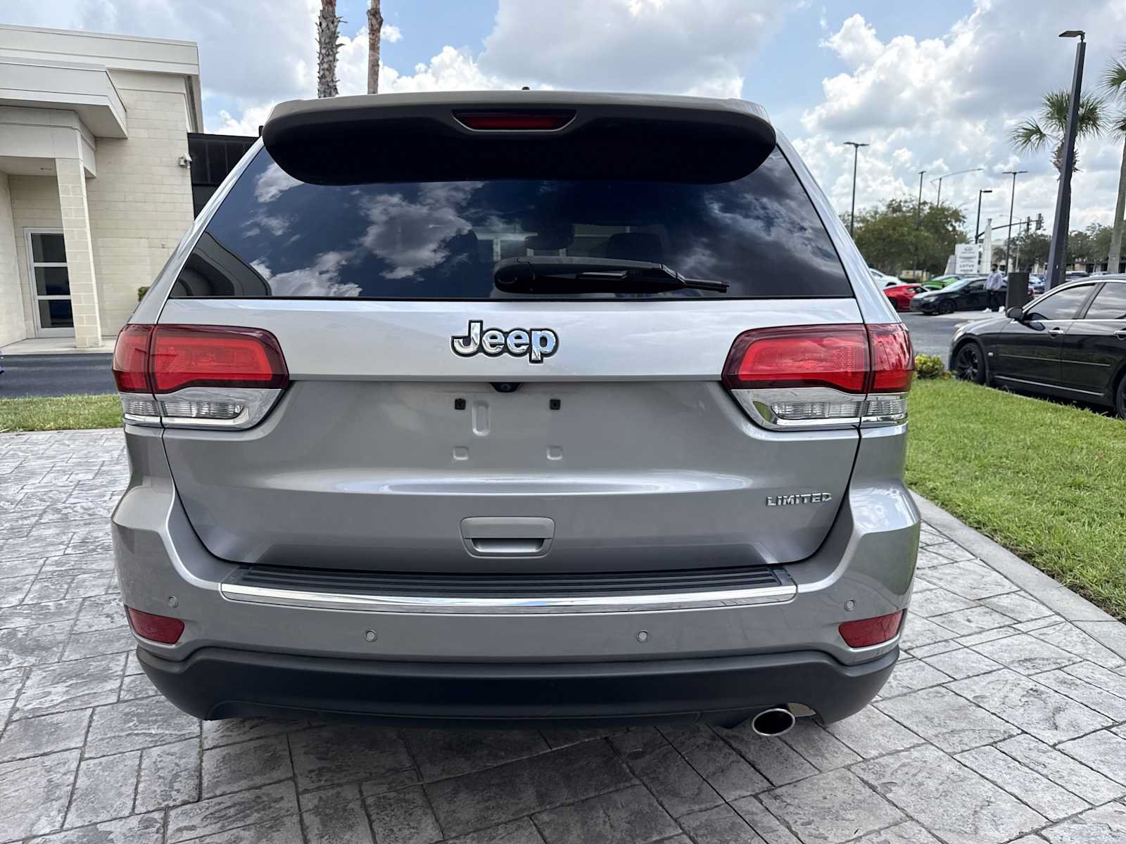 Used 2020 Jeep Grand Cherokee Limited RWD image 5
