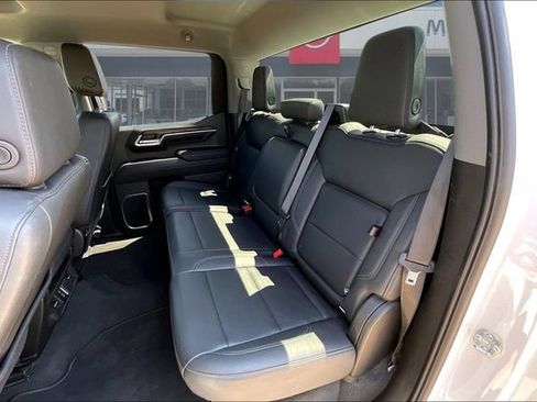 Used 2025 GMC Sierra 1500 SLT AWD/4WD image 22