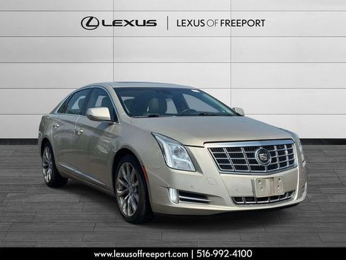 Used 2015 Cadillac XTS Premium w/ Driver Assist Package AWD/4WD image 1