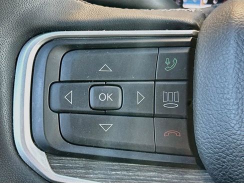 Used 2023 Jeep Wagoneer L Series III w/ Convenience Group I AWD/4WD image 39