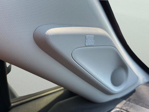 Used 2019 Toyota RAV4 Limited FWD image 42