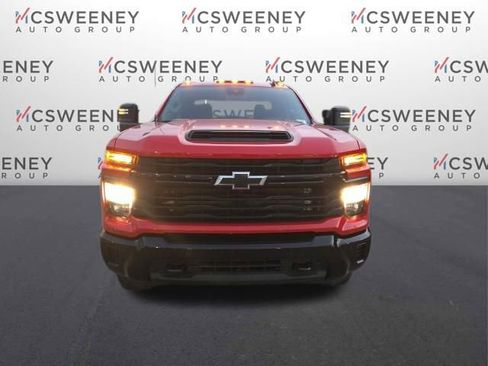 Used 2025 Chevrolet Silverado 2500 Custom w/ Custom Value Package image 2