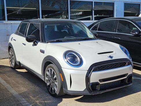 Certified 2023 MINI Cooper S image 3