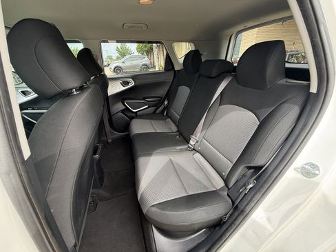 Used 2020 Kia Soul LX FWD image 10