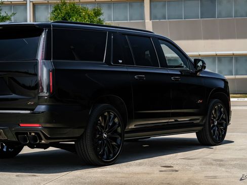 Used 2026 Cadillac Escalade ESV V w/ LPO, ONYX Package AWD/4WD image 20