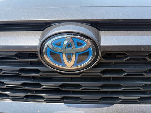 Used 2023 Toyota RAV4 XLE AWD/4WD image 23
