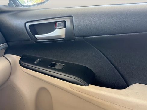Used 2014 Toyota Camry LE FWD image 17